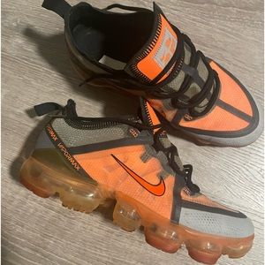 Boys Nike Vapormax - Orange Size 6